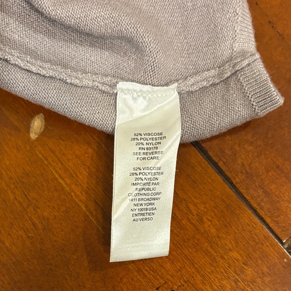 House of Harlow 1960 Gray V-Neck Crop Top - Picture 7 of 7